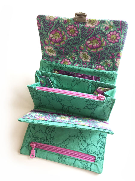 Pattern, ABQ, Chatelaine Multi-Featured Wallet     ABQ-197